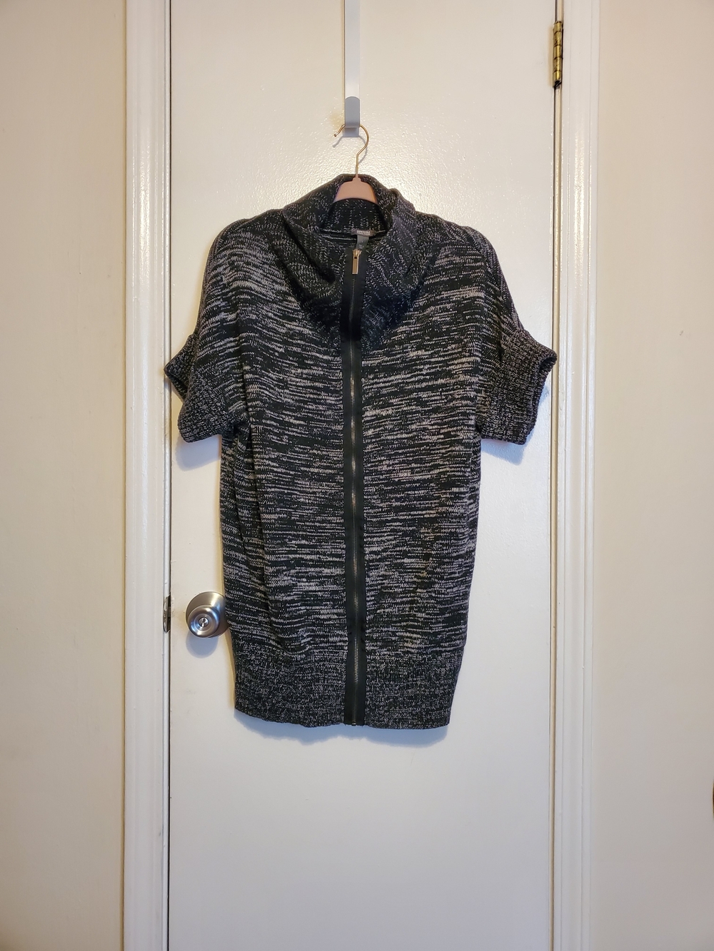 Kenneth Cole Reaction Black & Gray Marled Short-Sleeve Zip Tunic Length Cardigan